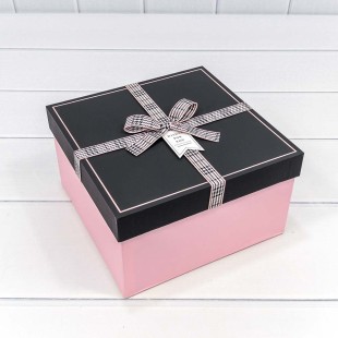 Коробки Квадратные Набор 1/3 21*21*12,3 с бантом Чёрный/Розовый 1/18 Арт: 721613/4